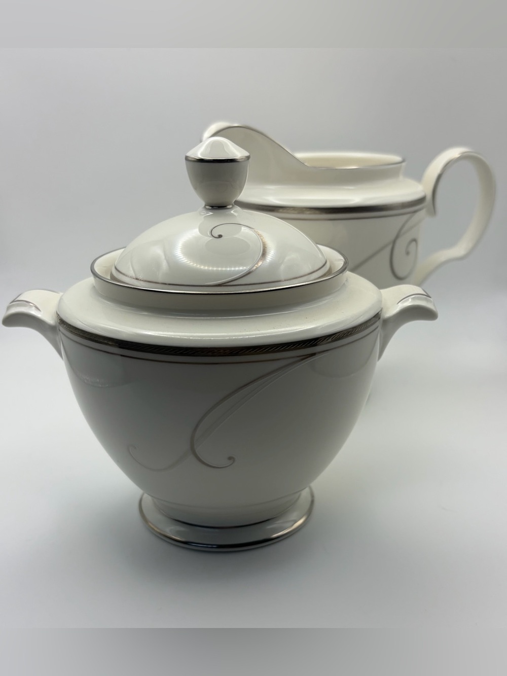 Noritake Platinum Wave 9317 Creamer And Sugar Bowl Set Fine Porcelain